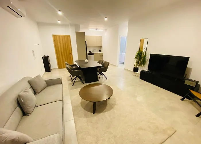 Sea View Penthouse Universal Residences