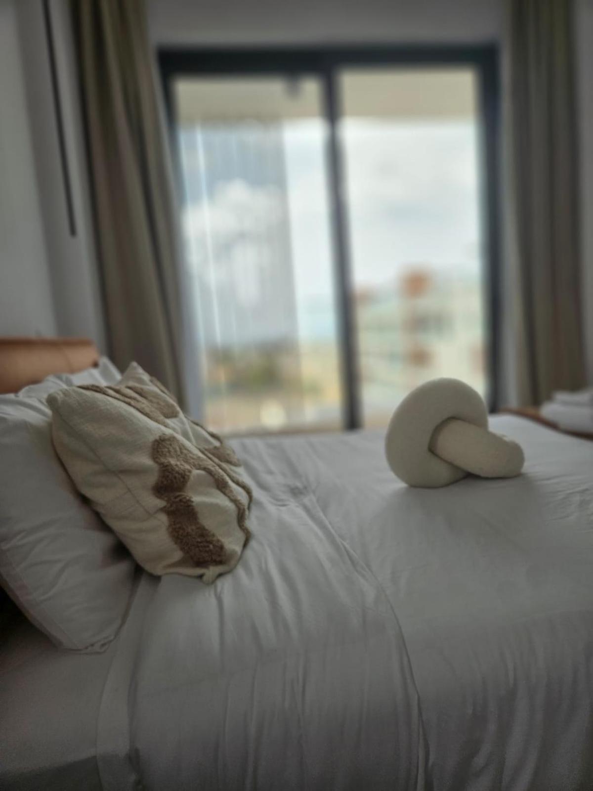 Sea View Penthouse Universal Residences *
